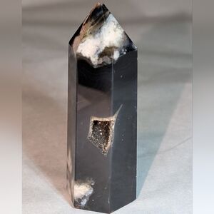 Black Flower Agate Tower